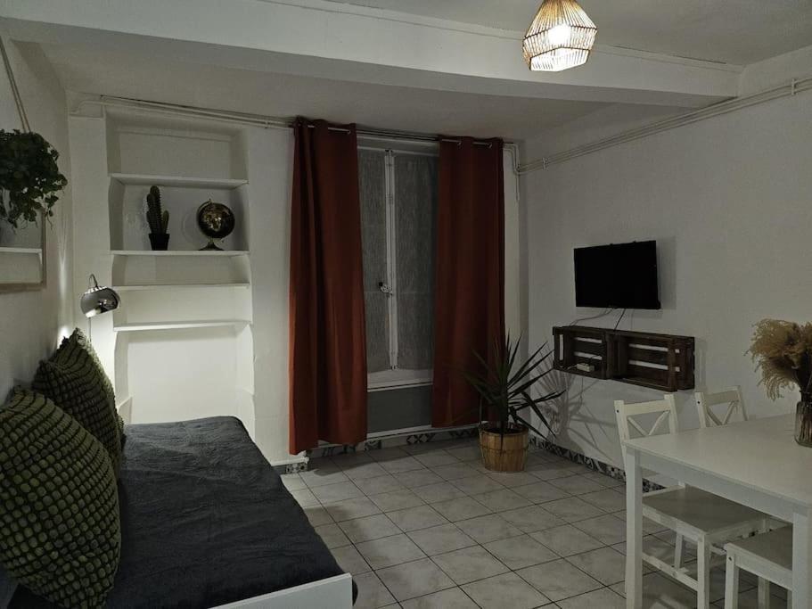 1-Centre-Ville Studio 25M2 Box A Bagages Gratuits Carcassonne Buitenkant foto