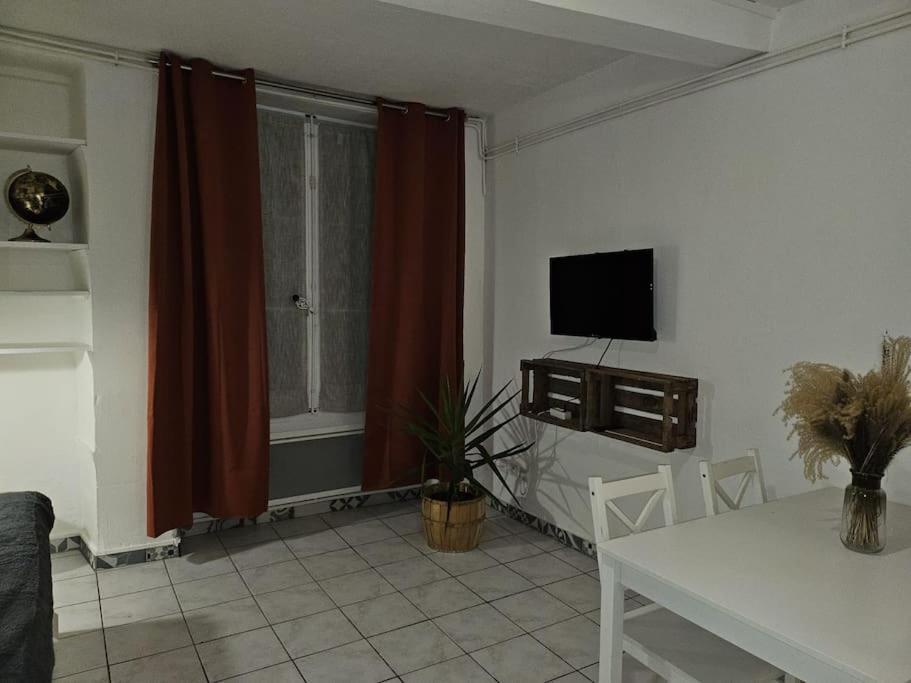 1-Centre-Ville Studio 25M2 Box A Bagages Gratuits Carcassonne Buitenkant foto