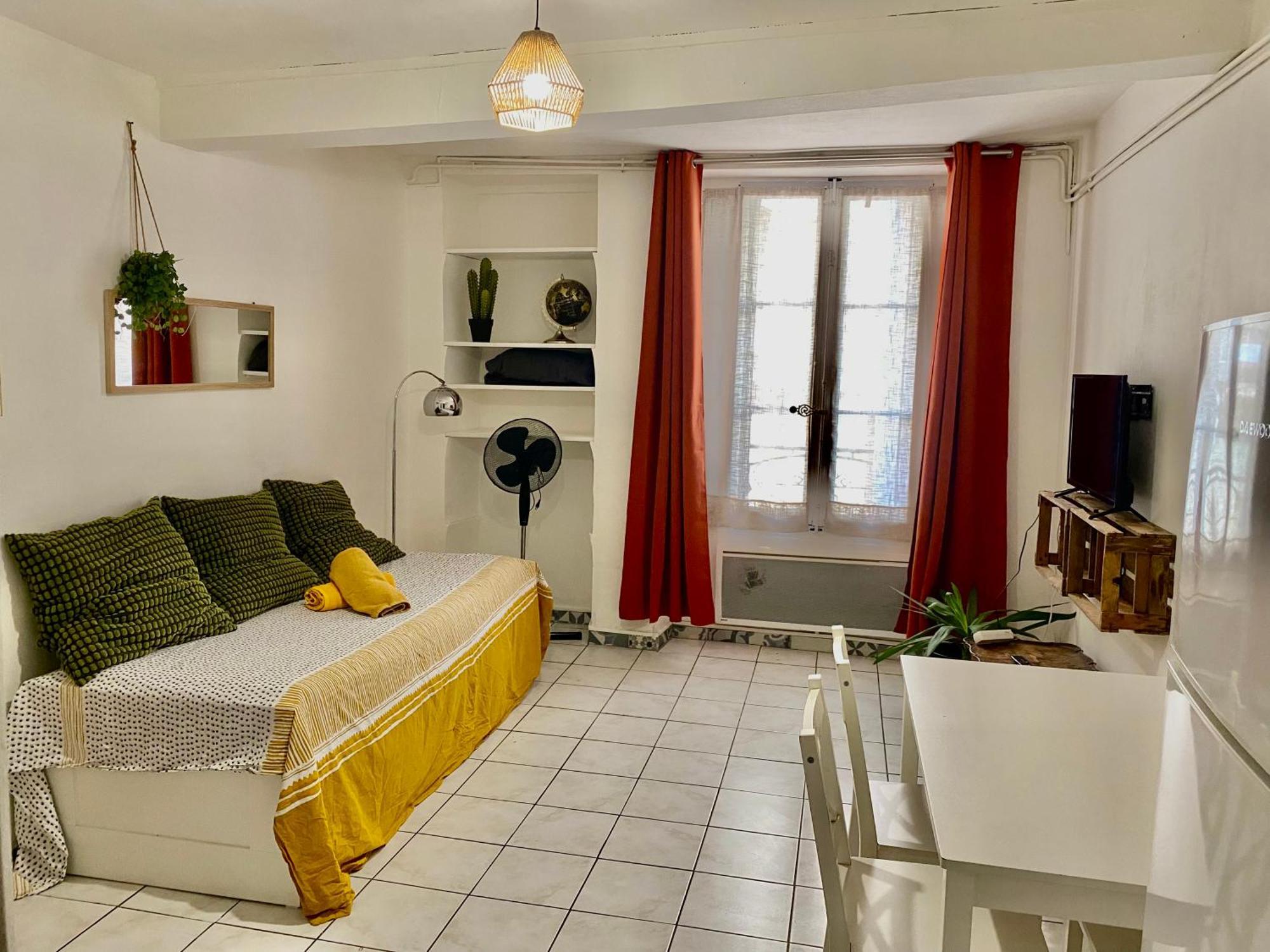 1-Centre-Ville Studio 25M2 Box A Bagages Gratuits Carcassonne Buitenkant foto